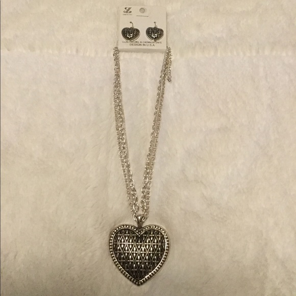 Heart Necklace and earrings set - Picture 2 of 6